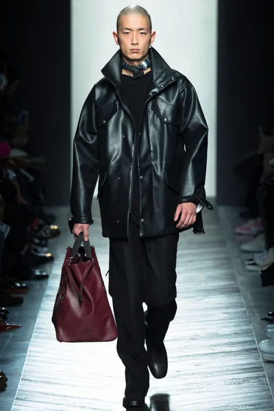 Look 10